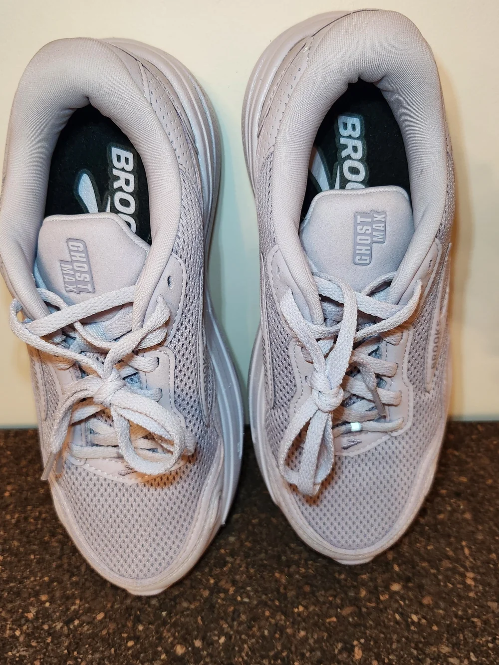 Brooks Ghost Max Suede Running Shoes Womens Size 7